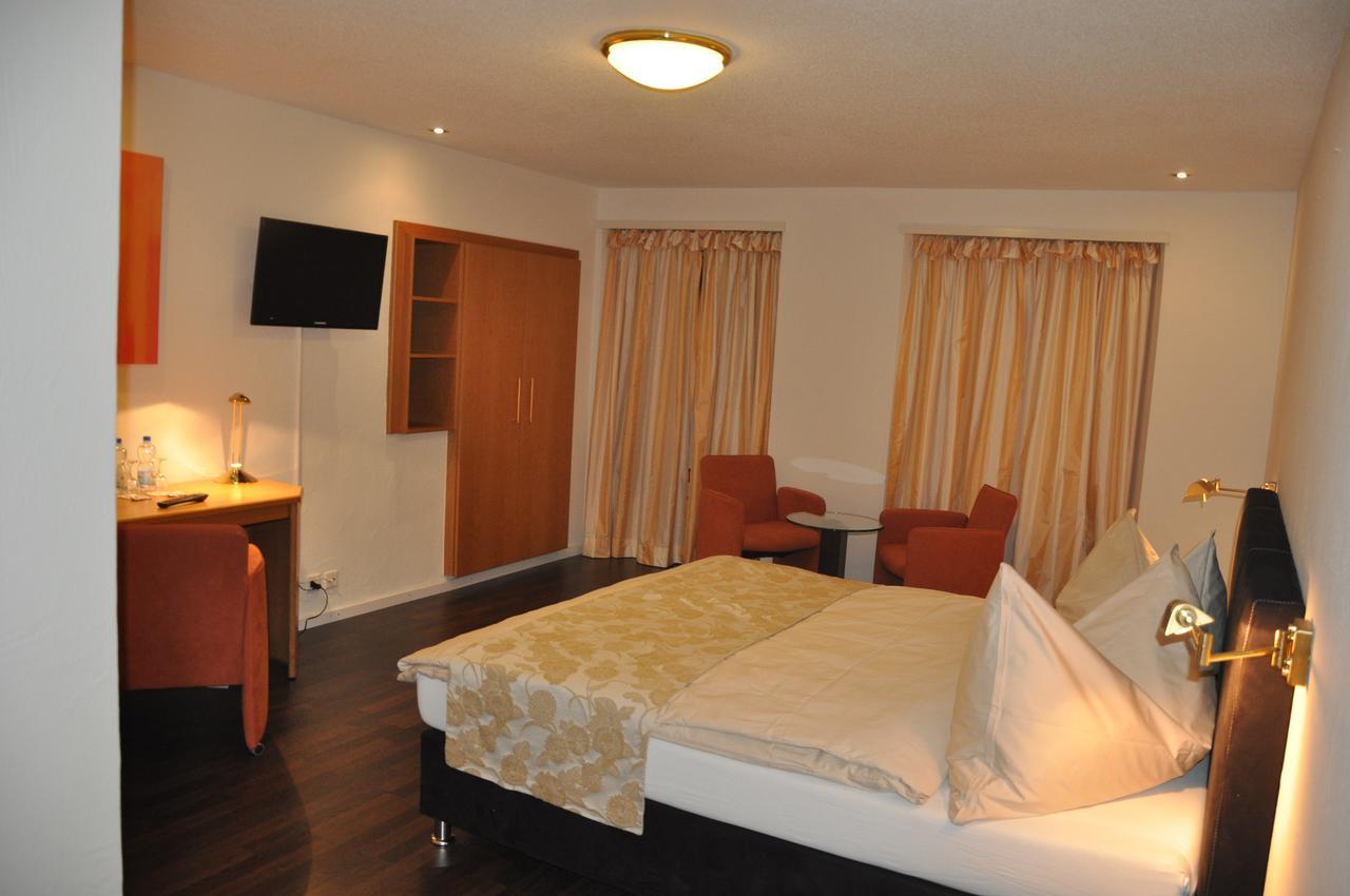 Hotel Loewen Mellingen Quarto foto